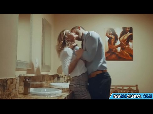 ❤️ Ke hoʻowalewale ʻia ʻoe e kahi blonde busty i kahi lumi hoʻomaha ākea ️ Sex video iā mākou haw.gayasianporn.ru ❌️